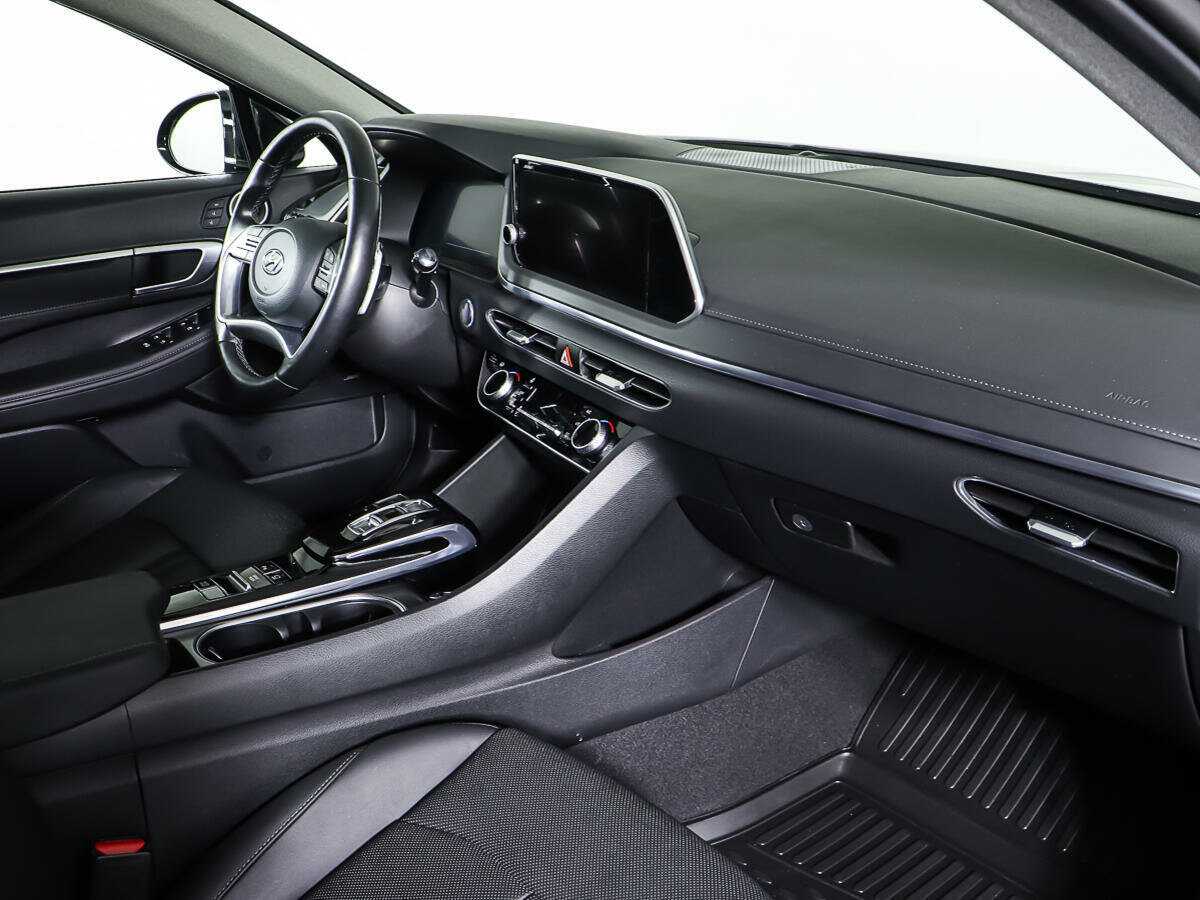 Hyundai Sonata с пробегом — 2022 год. Фото: #8
