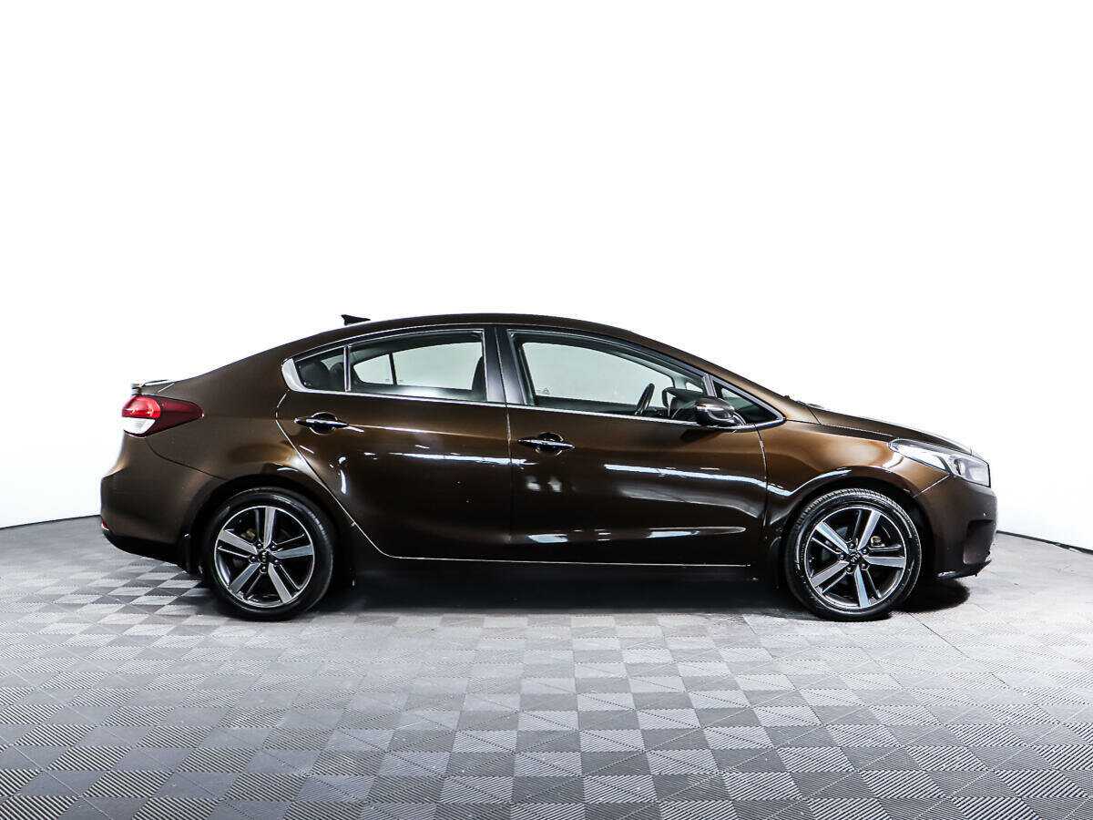 Kia Cerato с пробегом — 2017 год. Фото: #3