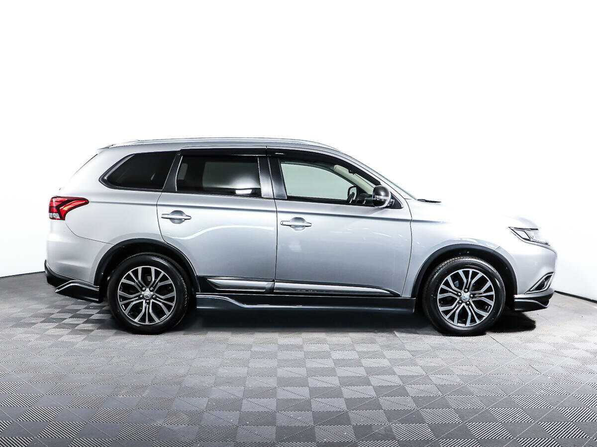 Mitsubishi Outlander с пробегом — 2018 год. Фото: #3