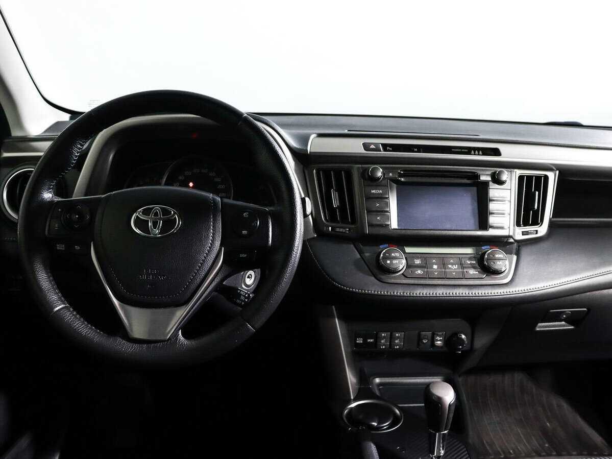 Toyota RAV4 с пробегом — 2014 год. Фото: #11