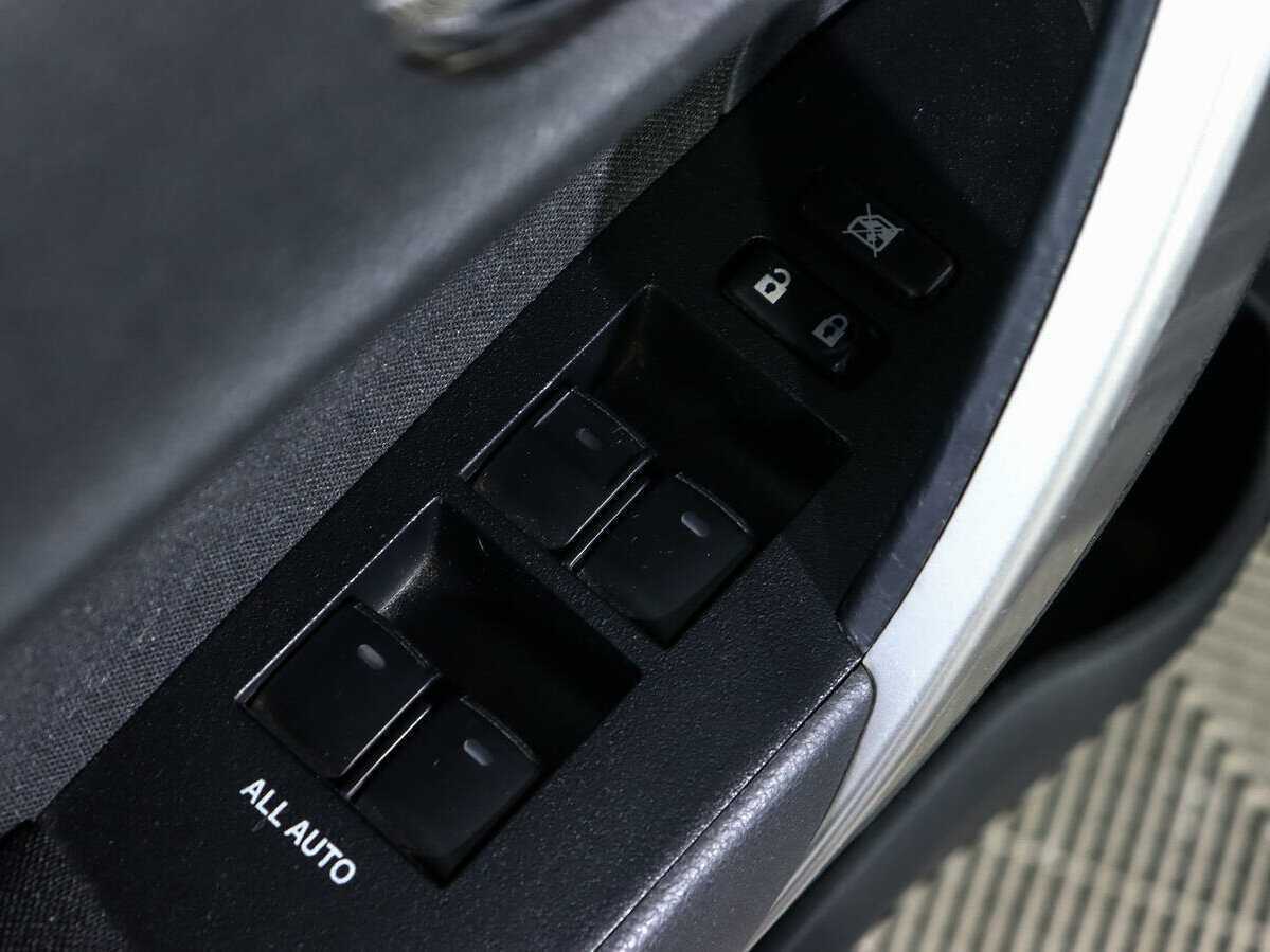 Toyota Corolla с пробегом — 2016 год. Фото: #11