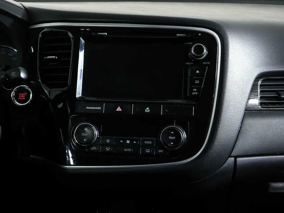 Mitsubishi Outlander с пробегом — 2016 год. Фото: #11