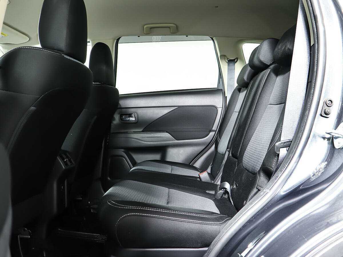 Mitsubishi Outlander с пробегом — 2020 год. Фото: #9