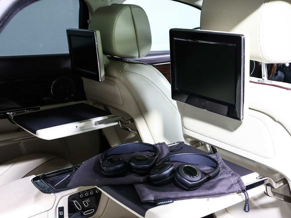 Jaguar XJ с пробегом — 2014 год. Фото: #19