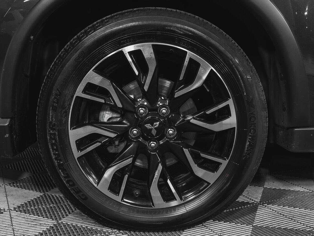 Mitsubishi Outlander с пробегом — 2021 год. Фото: #15