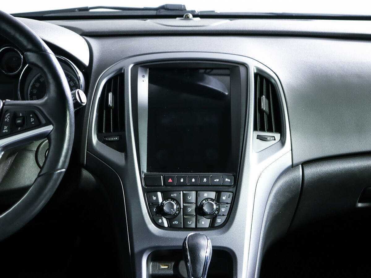 Opel Astra с пробегом — 2014 год. Фото: #10