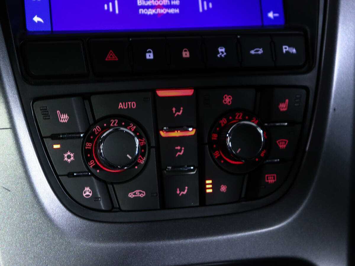 Opel Astra с пробегом — 2014 год. Фото: #16