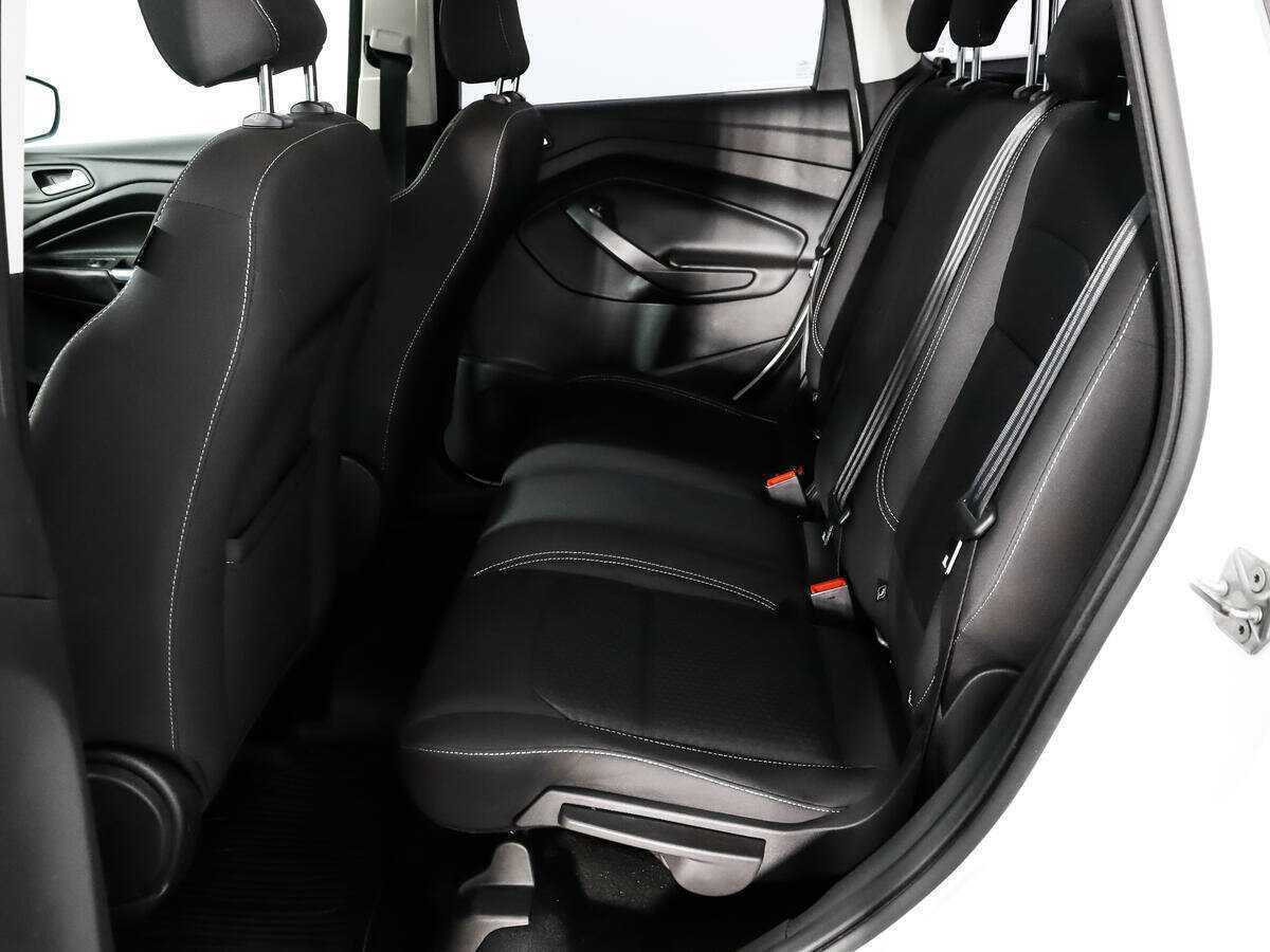 Ford Kuga с пробегом — 2017 год. Фото: #6