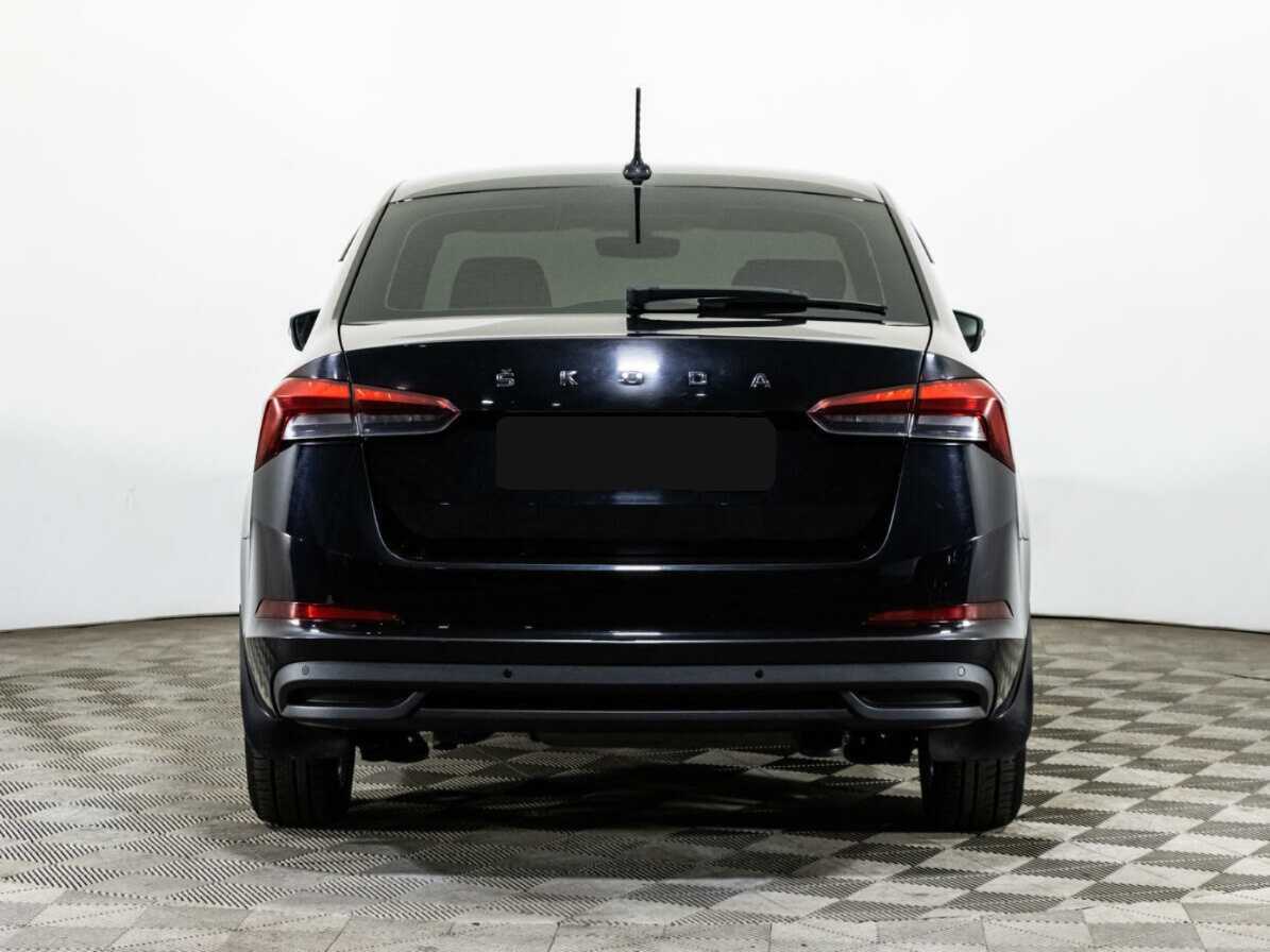 Skoda Rapid с пробегом — 2021 год. Фото: #4