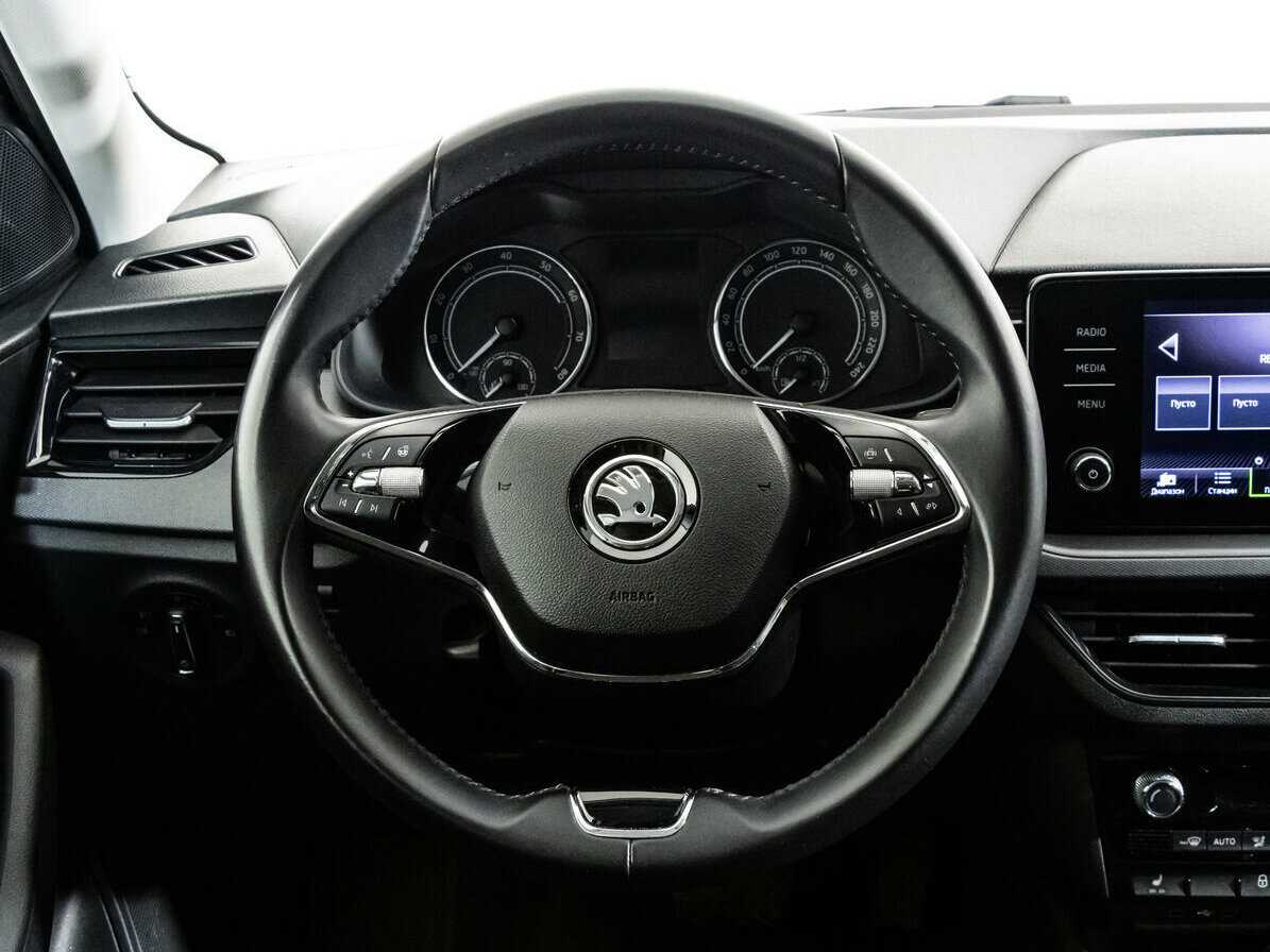 Skoda Rapid с пробегом — 2021 год. Фото: #9