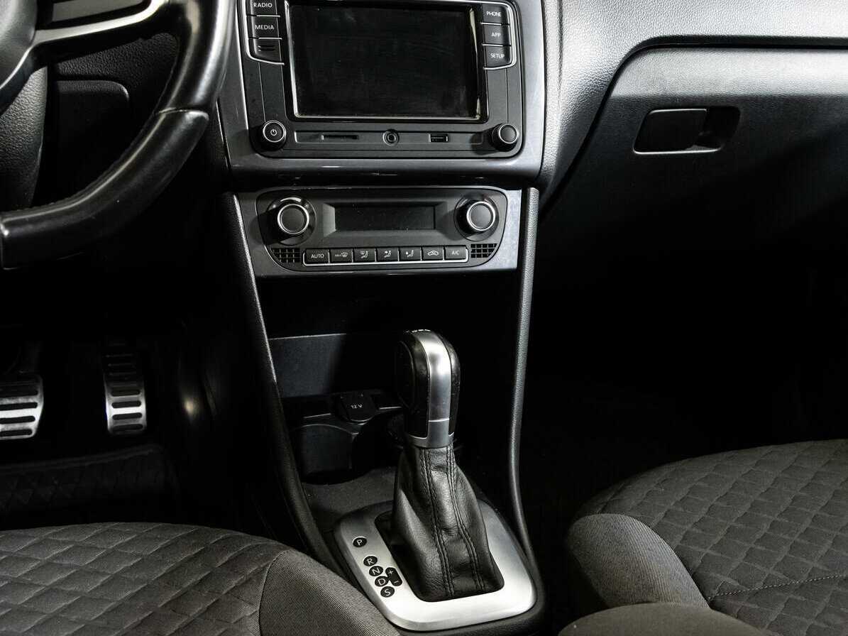 Volkswagen Polo с пробегом — 2018 год. Фото: #10