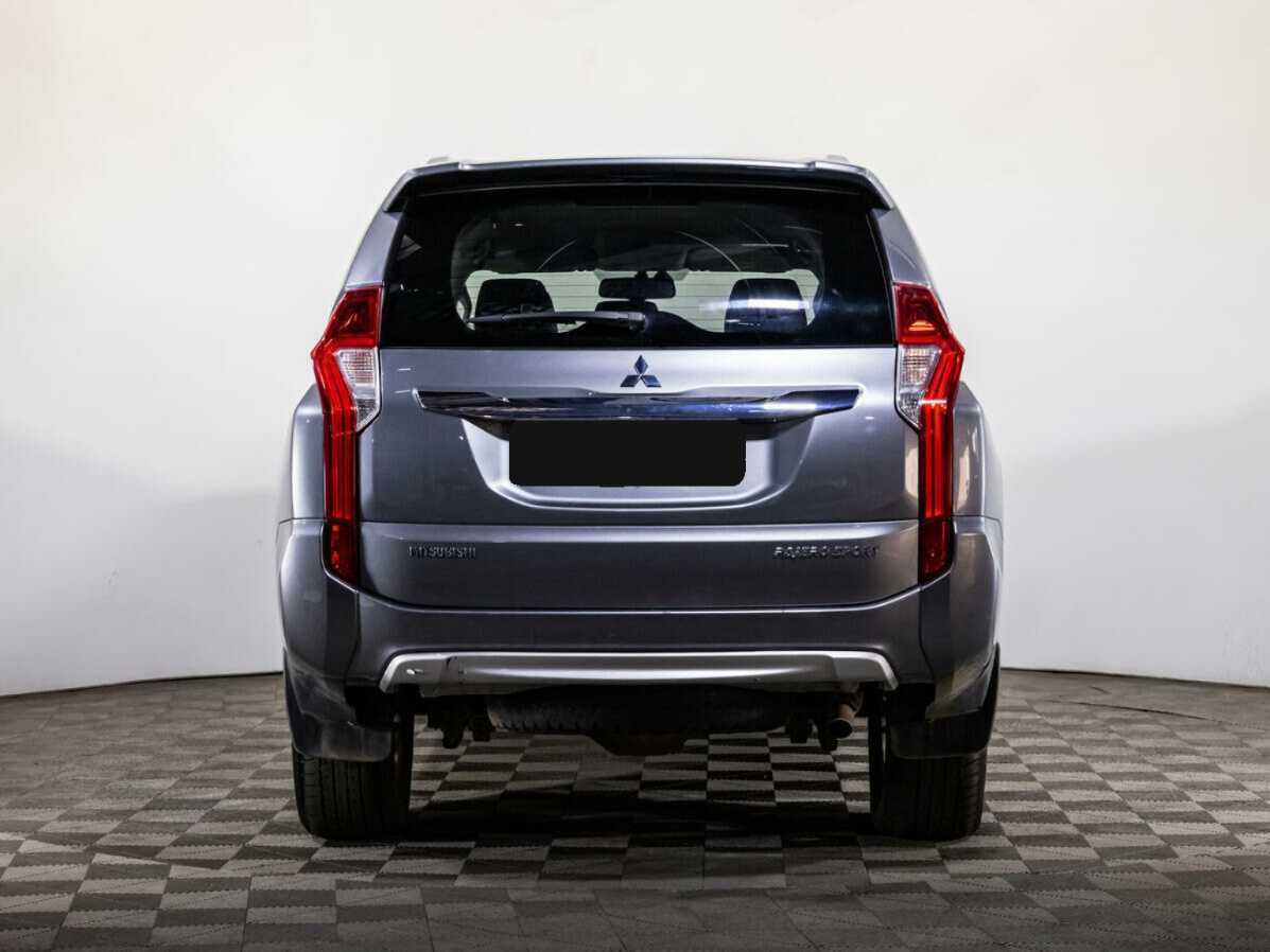 Mitsubishi Pajero Sport с пробегом — 2018 год. Фото: #5