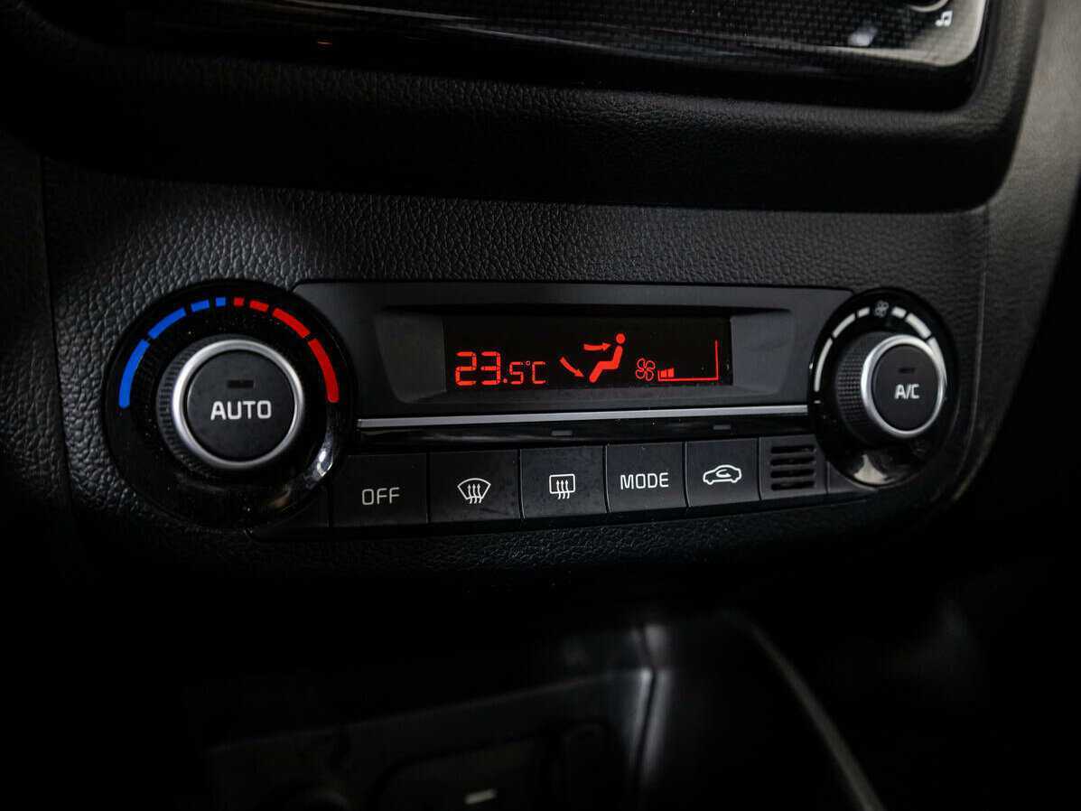 Kia Rio с пробегом — 2015 год. Фото: #14