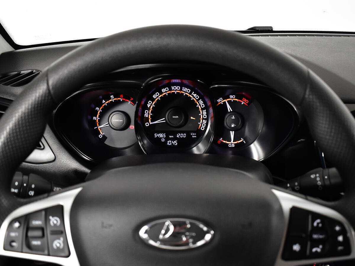 Lada (ВАЗ) Vesta с пробегом — 2020 год. Фото: #10