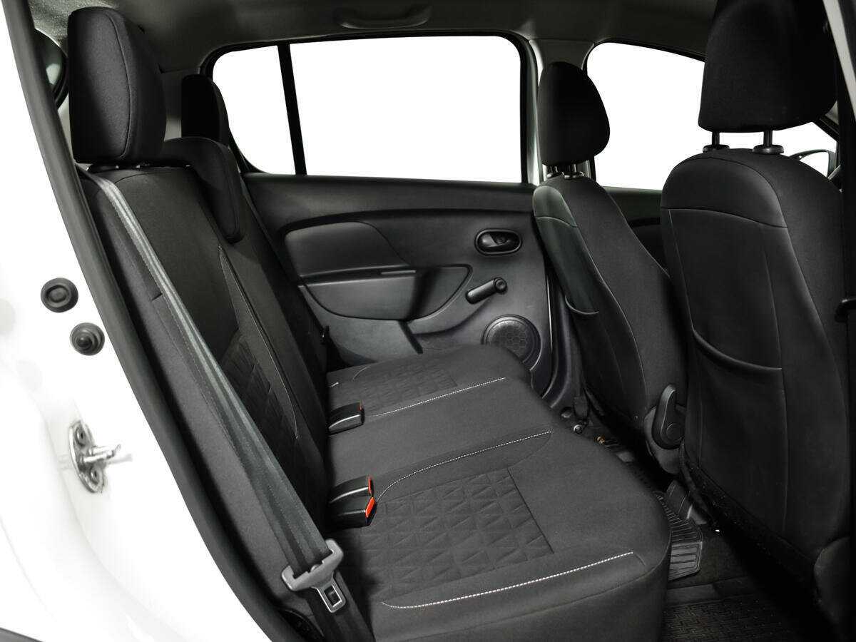 Renault Sandero с пробегом — 2017 год. Фото: #7