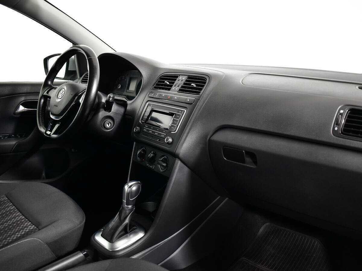Volkswagen Polo с пробегом — 2017 год. Фото: #8