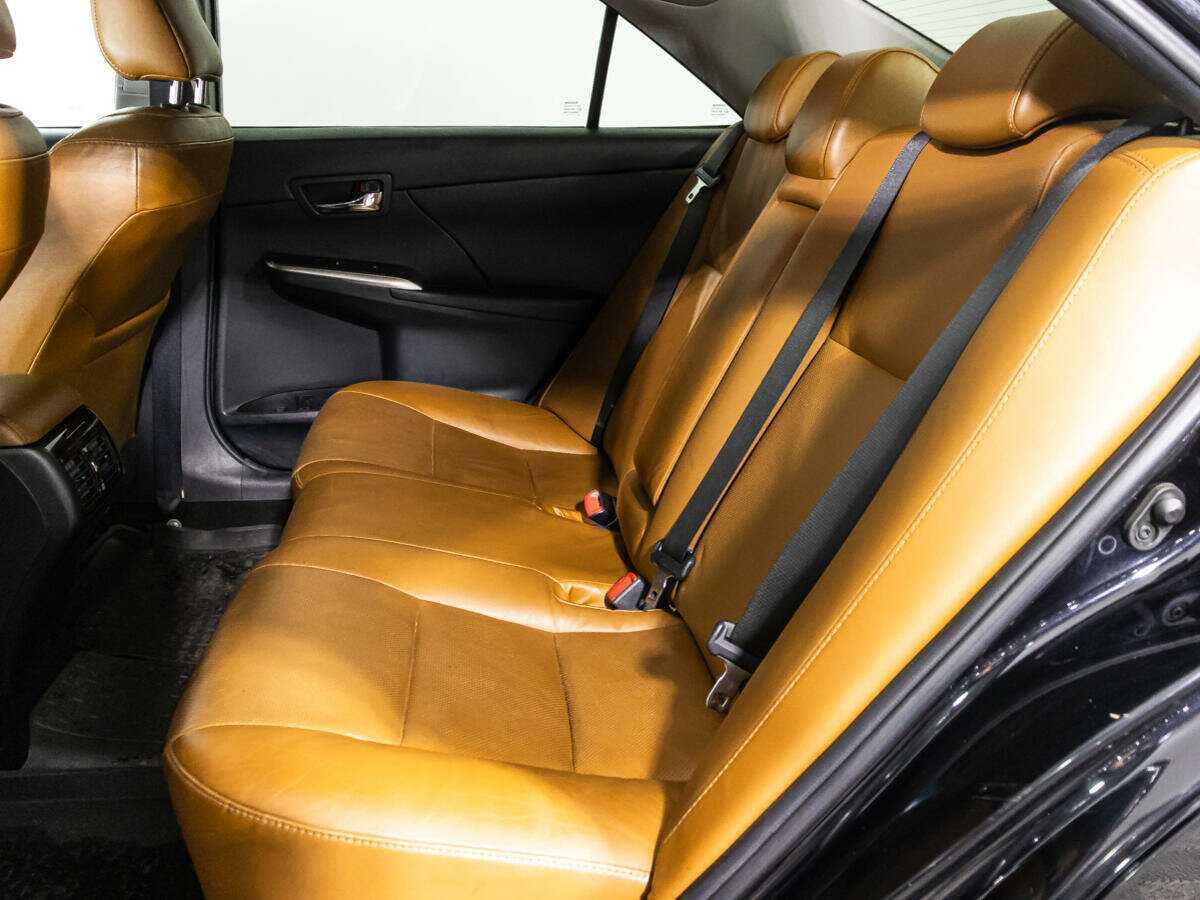 Toyota Camry с пробегом — 2016 год. Фото: #9