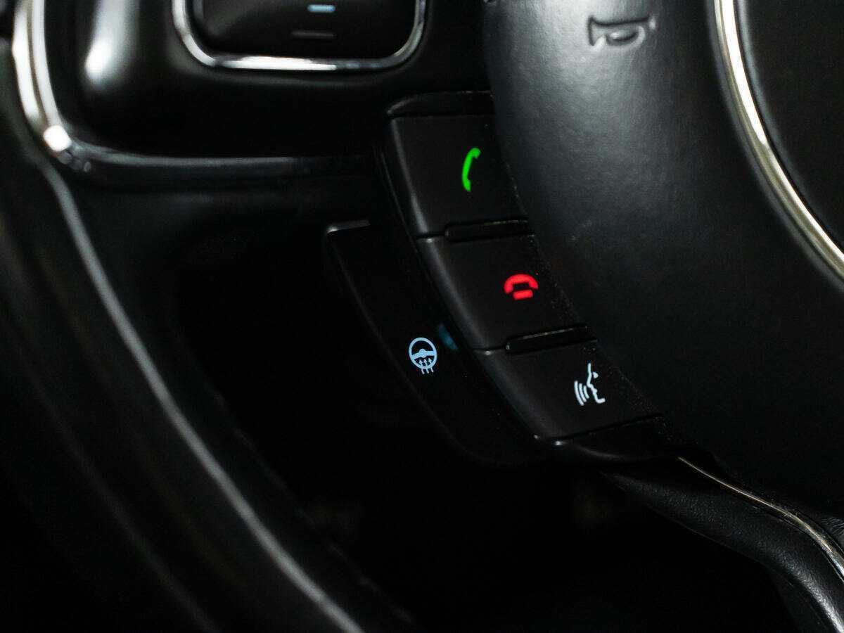 Jaguar XJ с пробегом — 2016 год. Фото: #25