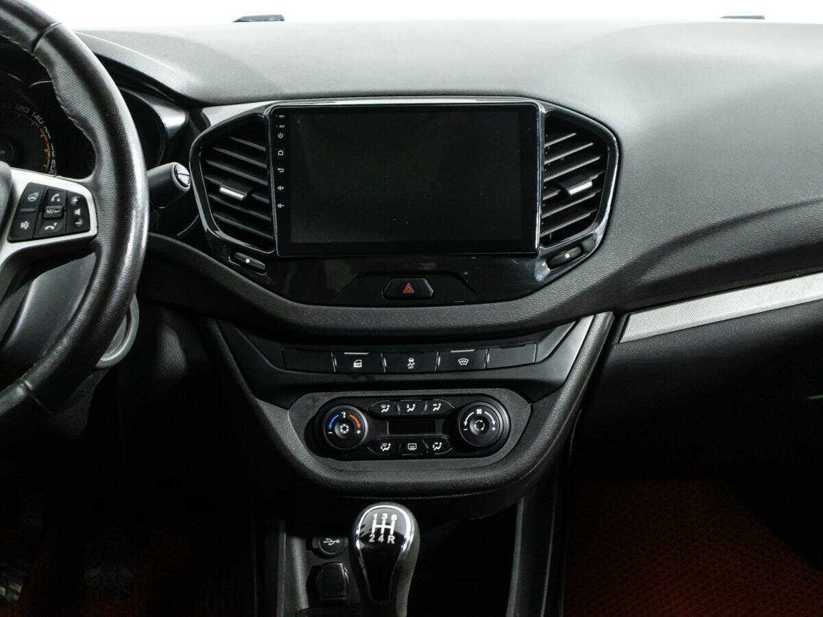 Lada (ВАЗ) Vesta с пробегом — 2020 год. Фото: #13