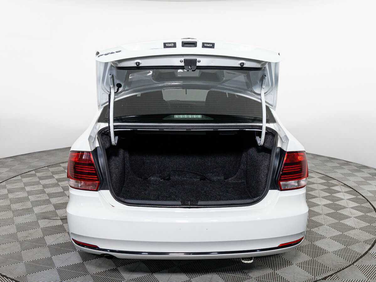 Volkswagen Polo с пробегом — 2015 год. Фото: #17