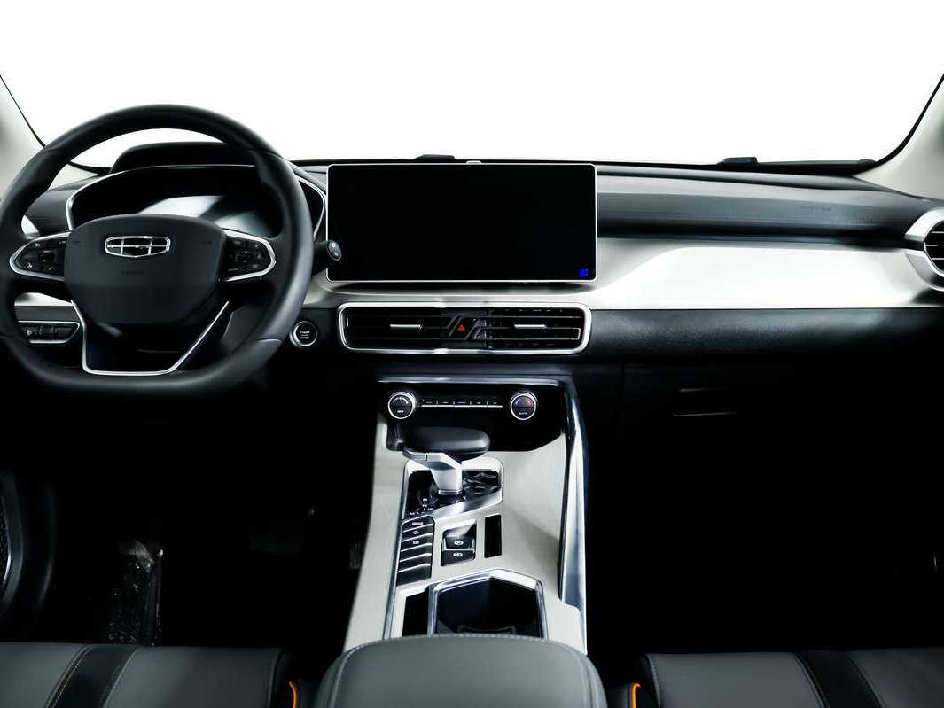 Geely Coolray с пробегом — 2023 год. Фото: #9