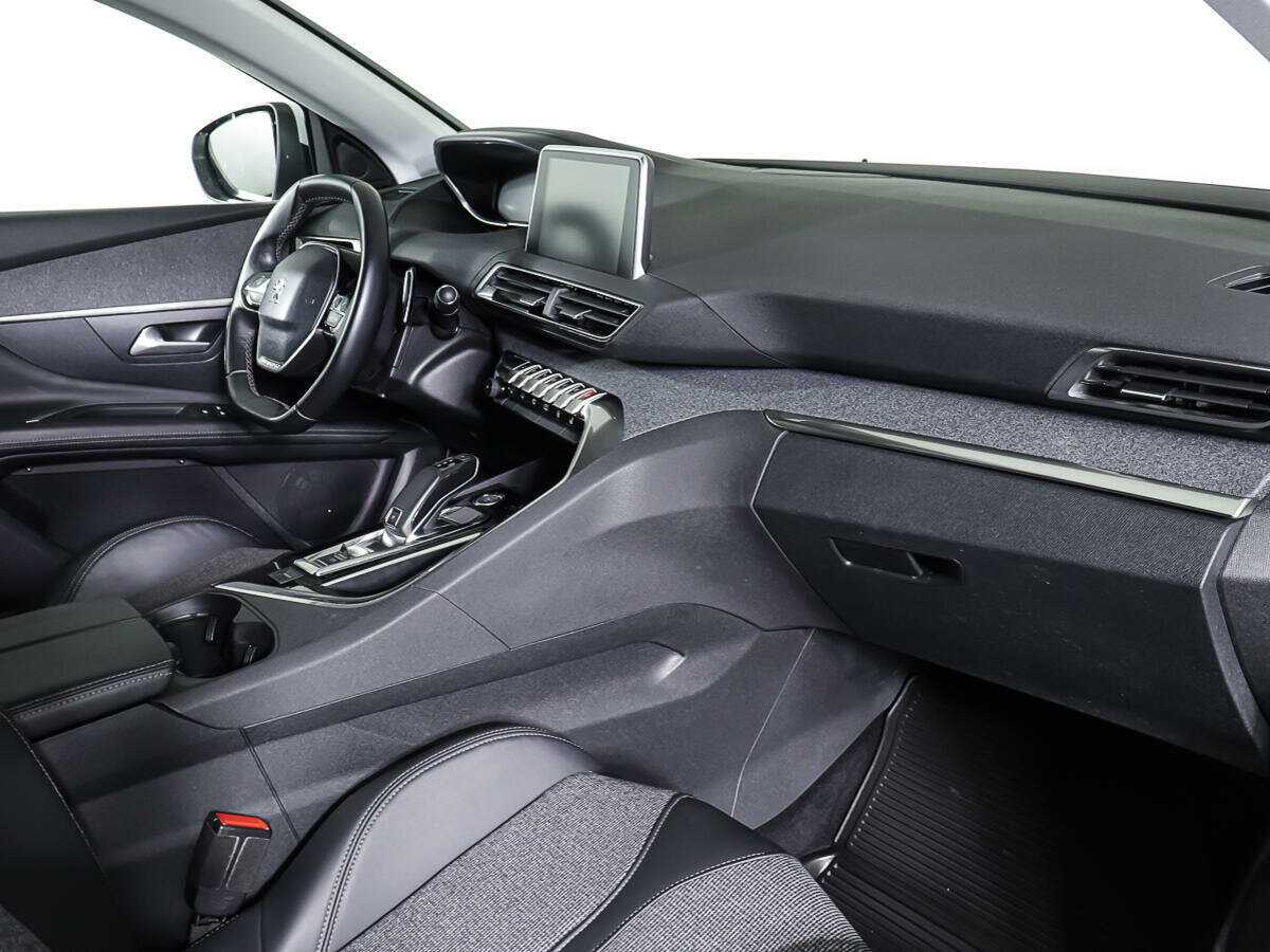 Peugeot 3008 с пробегом — 2017 год. Фото: #8