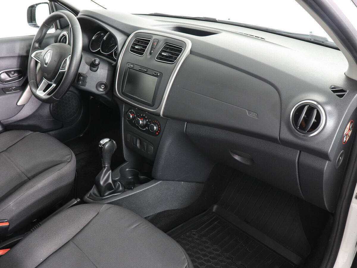 Renault Logan с пробегом — 2020 год. Фото: #9