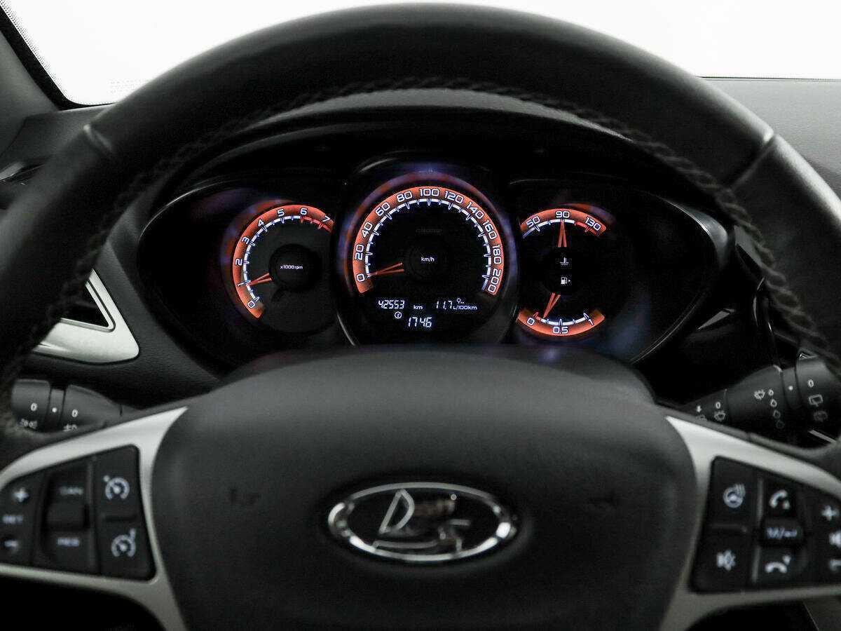 Lada (ВАЗ) Vesta с пробегом — 2021 год. Фото: #12