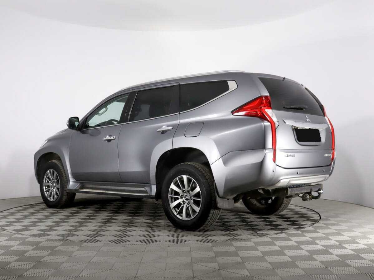 Mitsubishi Pajero Sport с пробегом — 2017 год. Фото: #6