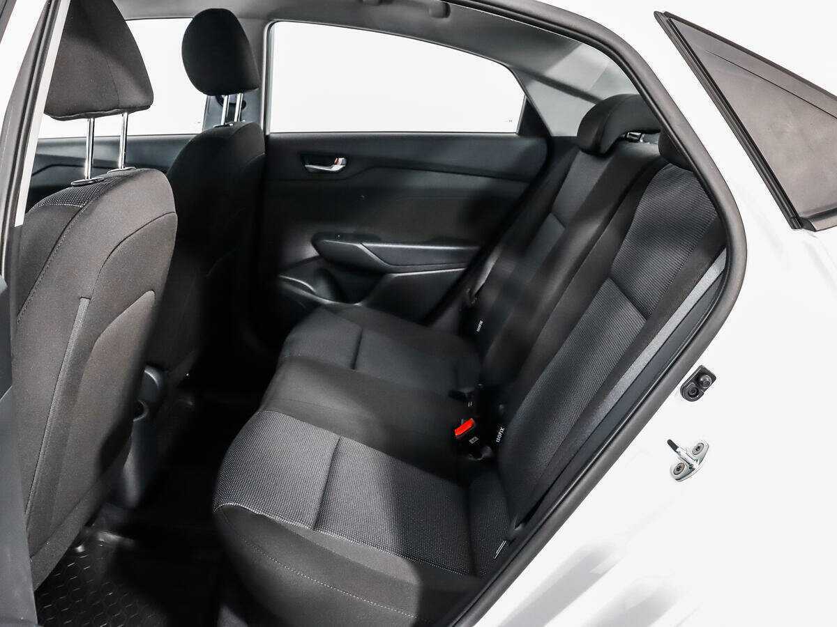 Hyundai Solaris с пробегом — 2021 год. Фото: #9