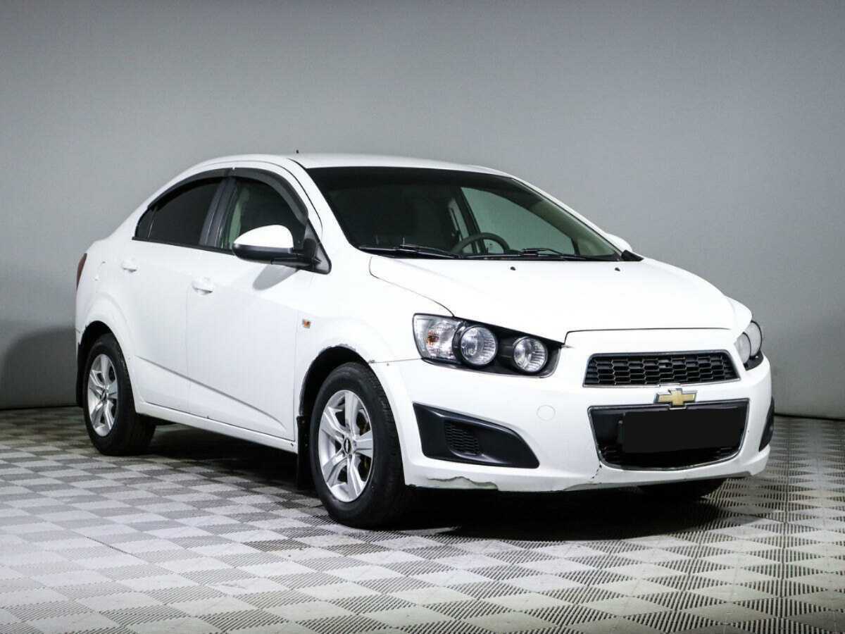 Chevrolet Aveo с пробегом — 2012 год. Фото: #2