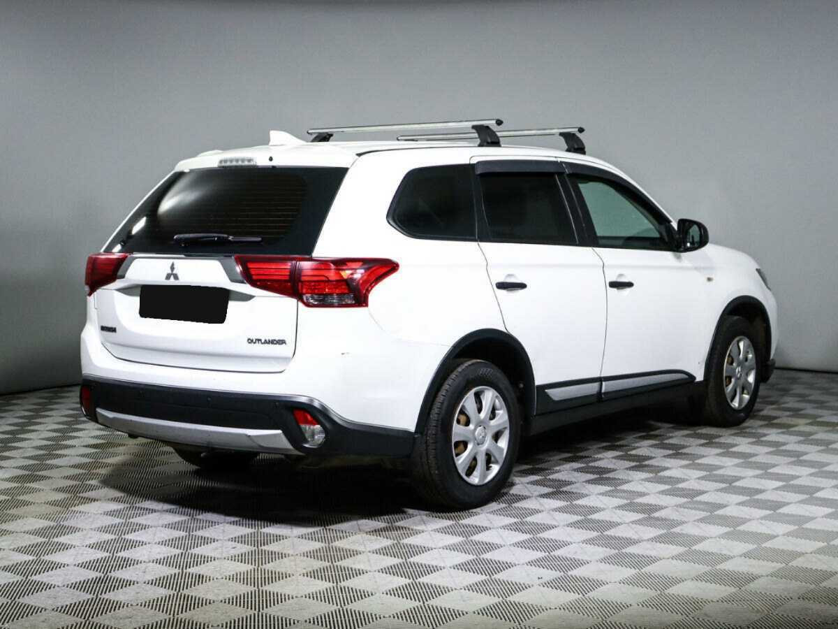 Mitsubishi Outlander с пробегом — 2018 год. Фото: #3