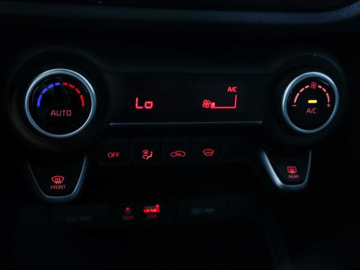 Kia Rio с пробегом — 2017 год. Фото: #11