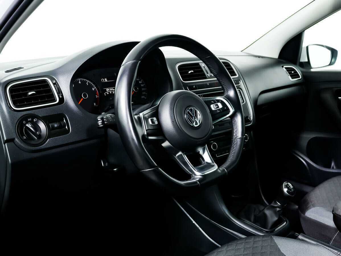 Volkswagen Polo с пробегом — 2019 год. Фото: #12