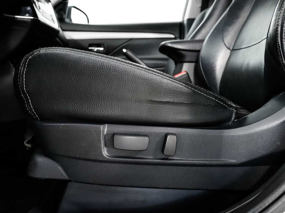 Mitsubishi Outlander с пробегом — 2014 год. Фото: #9