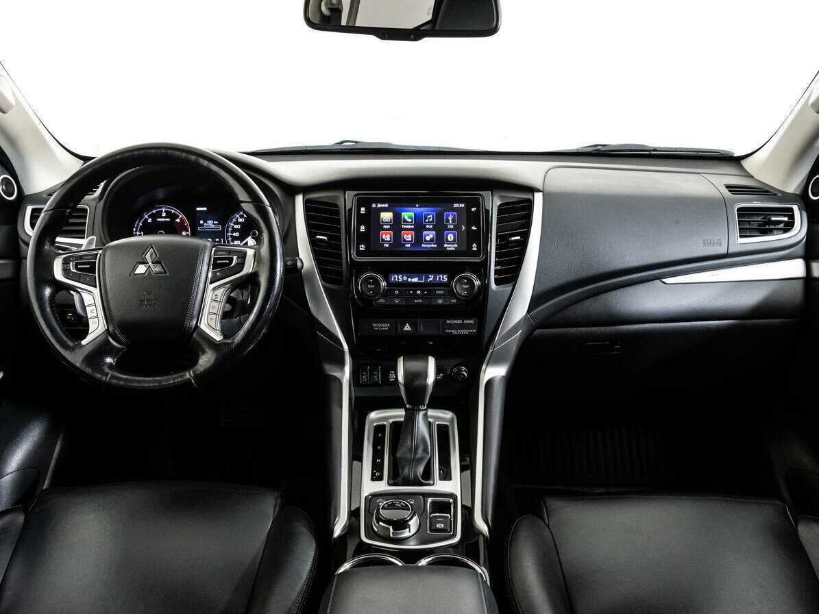 Mitsubishi Pajero Sport с пробегом — 2018 год. Фото: #7