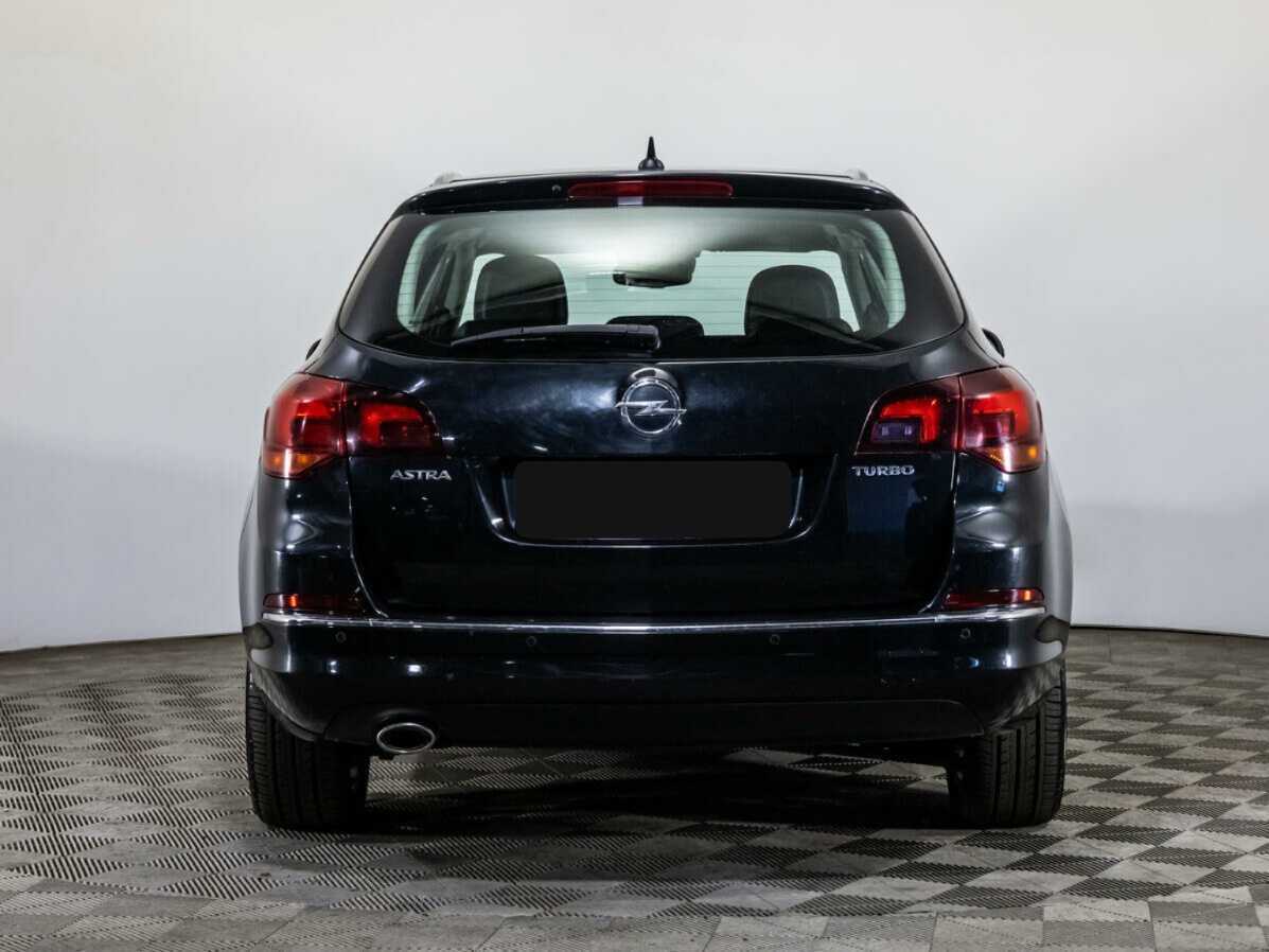 Opel Astra с пробегом — 2012 год. Фото: #4