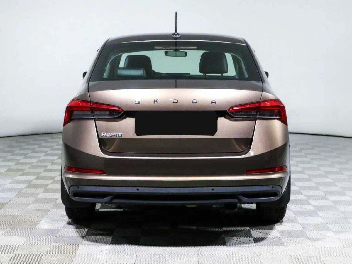 Skoda Rapid с пробегом — 2021 год. Фото: #4