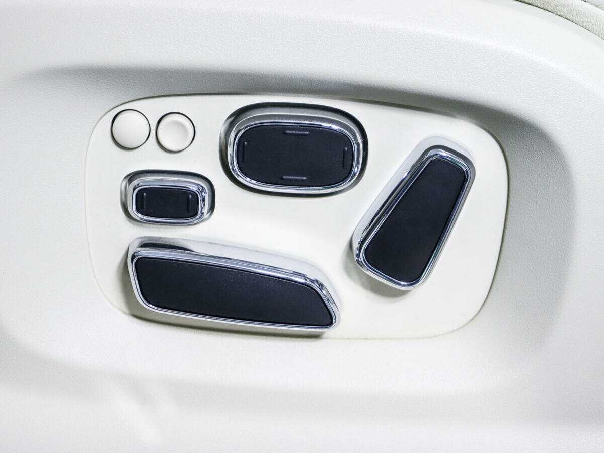 Jaguar XJ с пробегом — 2012 год. Фото: #16