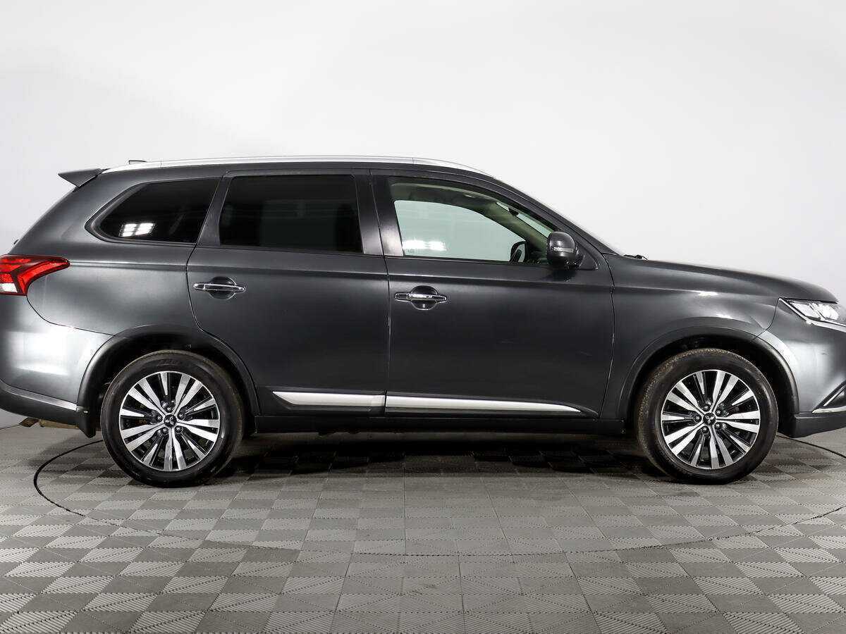 Mitsubishi Outlander с пробегом — 2019 год. Фото: #3