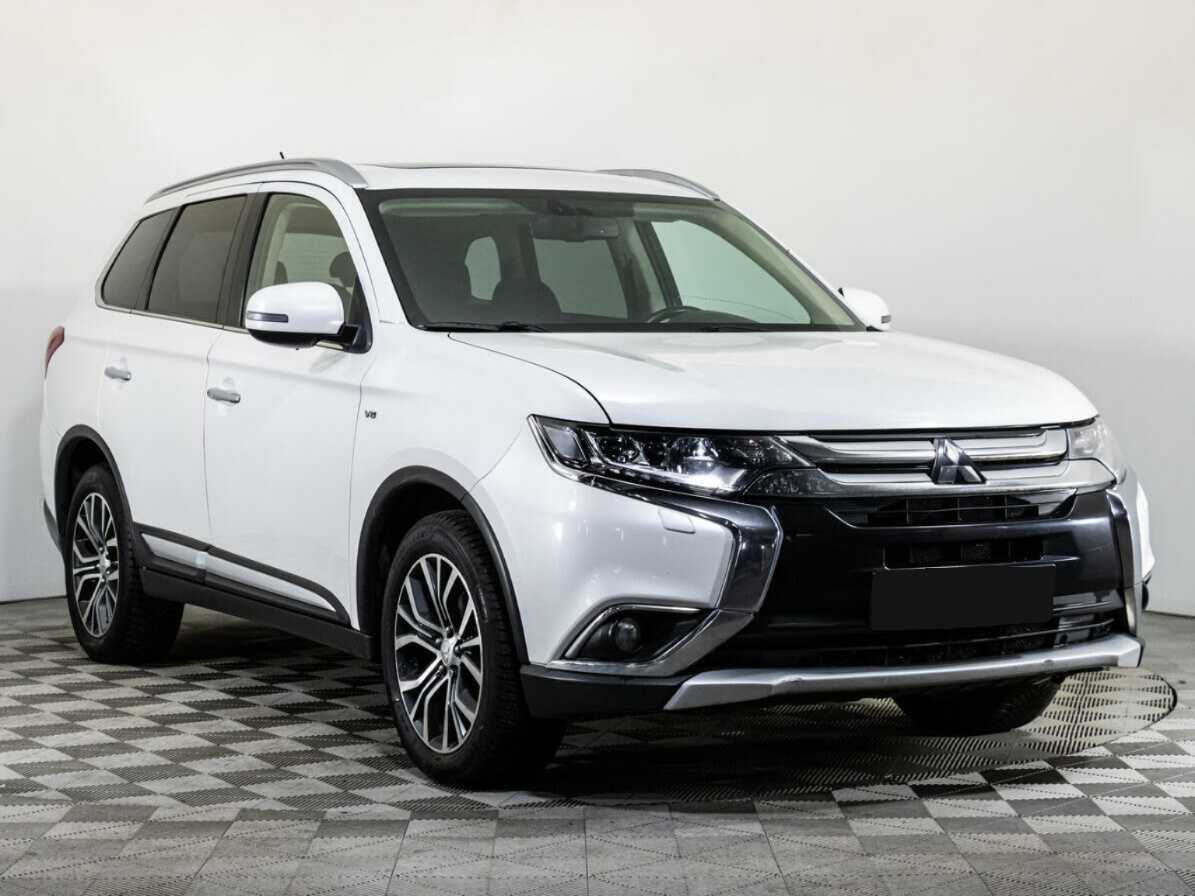 Mitsubishi Outlander с пробегом — 2016 год. Фото: #2
