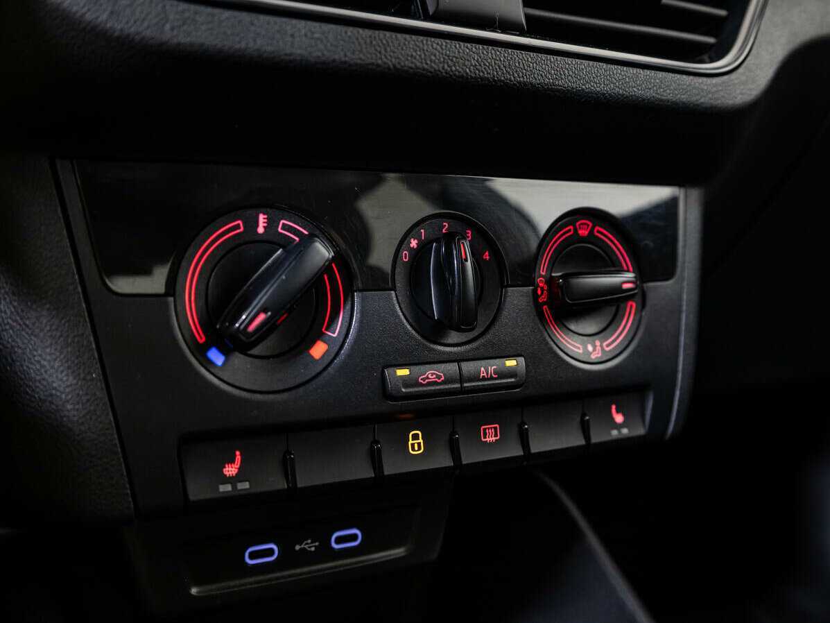 Volkswagen Polo с пробегом — 2020 год. Фото: #12