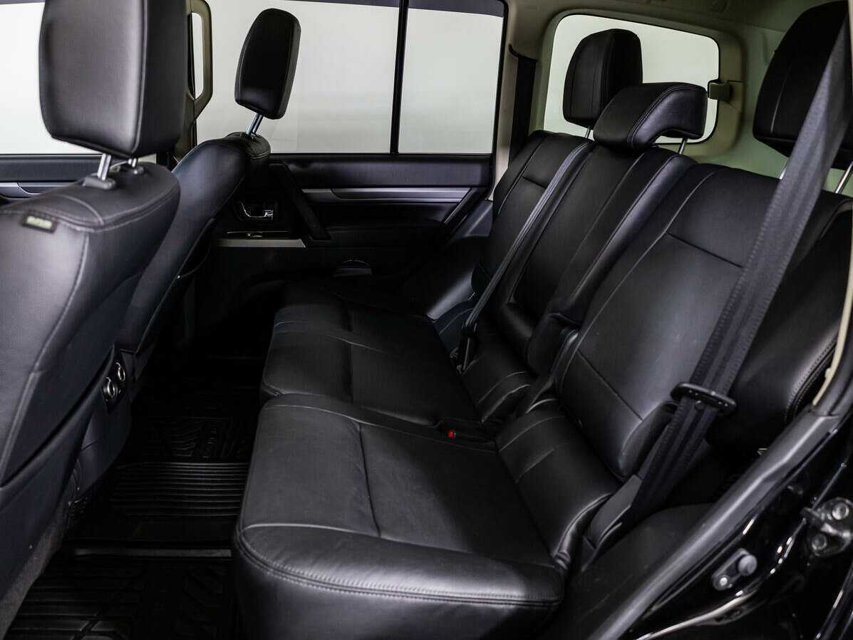 Mitsubishi Pajero с пробегом — 2018 год. Фото: #7