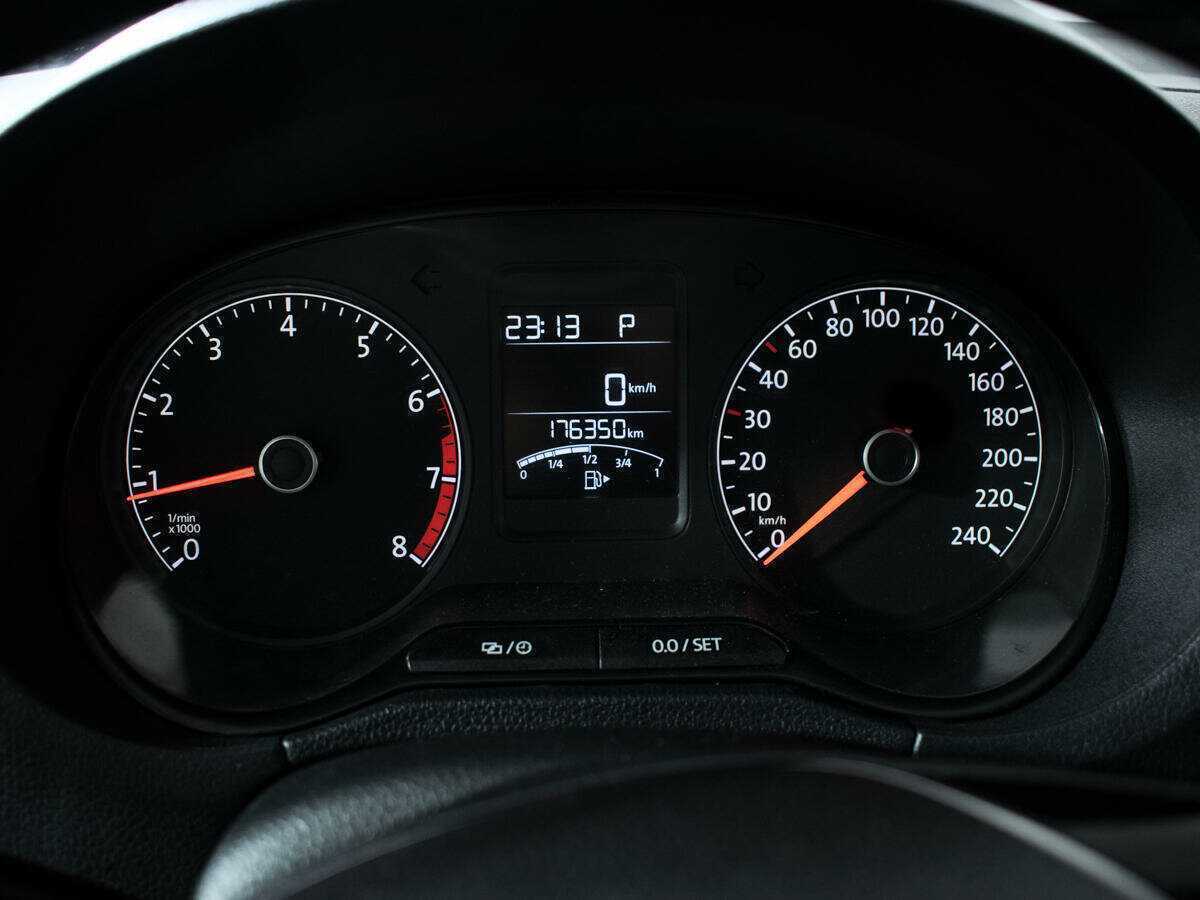 Volkswagen Polo с пробегом — 2016 год. Фото: #10