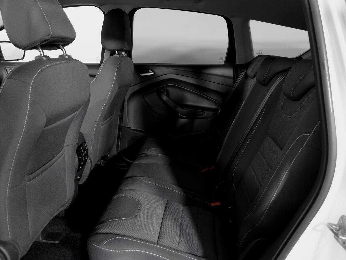 Ford Kuga с пробегом — 2016 год. Фото: #9