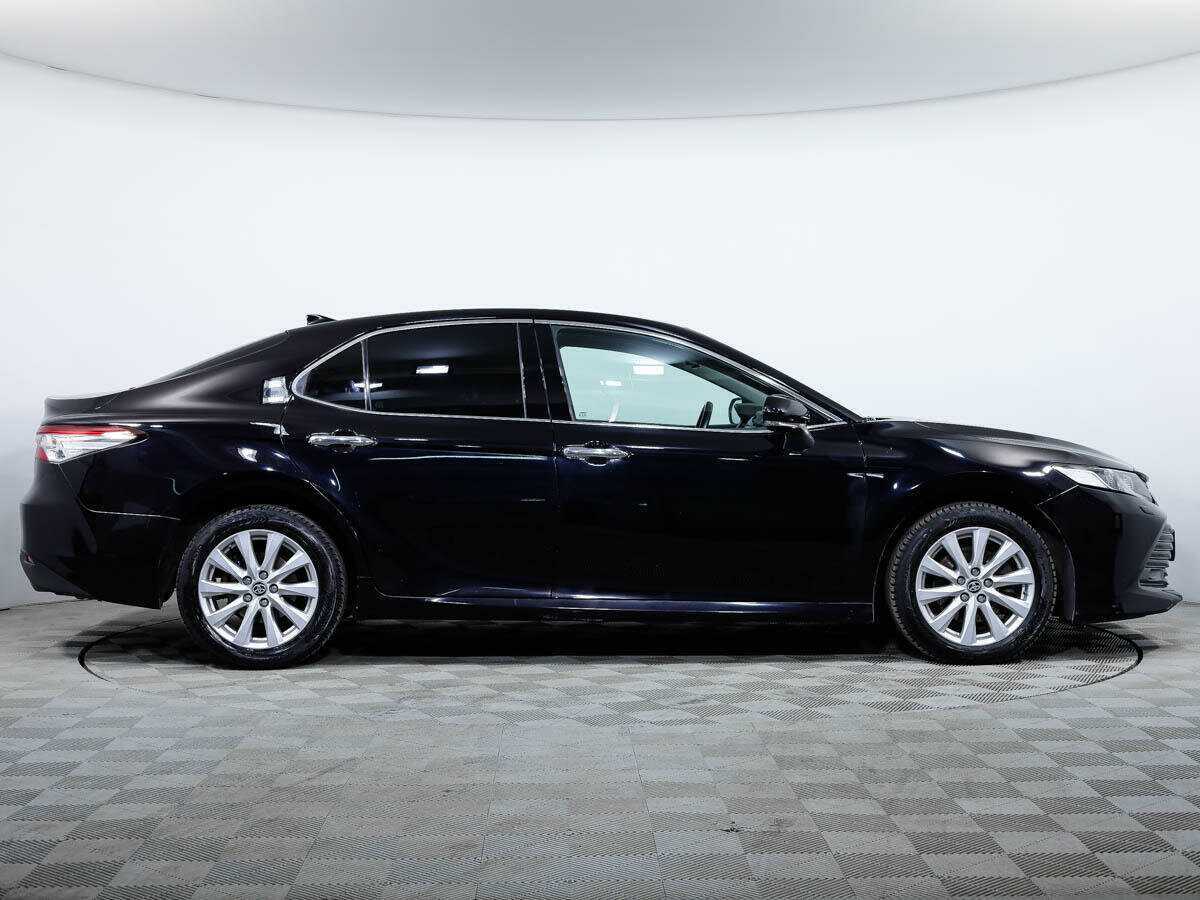 Toyota Camry с пробегом — 2020 год. Фото: #2