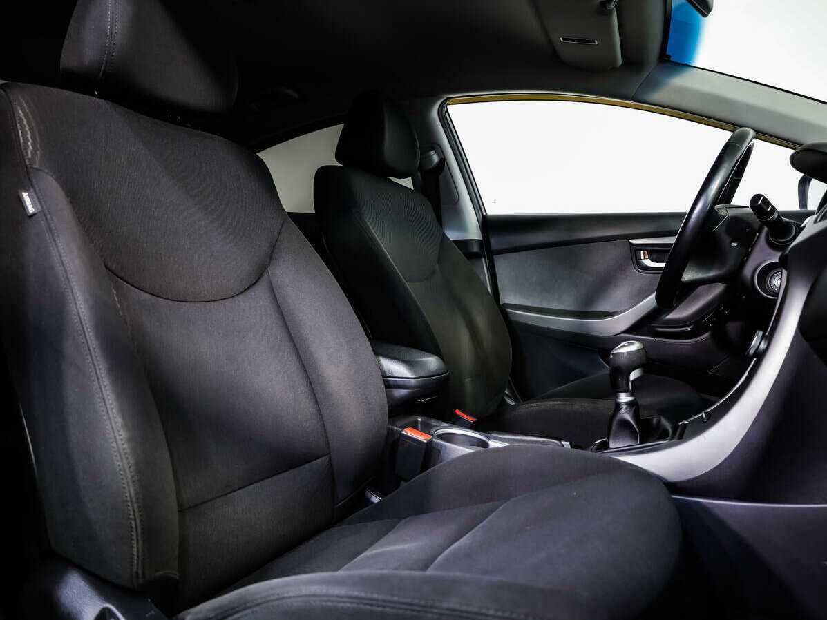 Hyundai Elantra с пробегом — 2015 год. Фото: #10