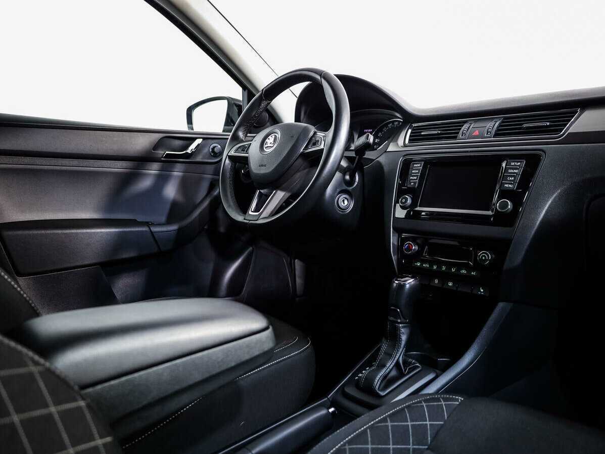 Skoda Rapid с пробегом — 2017 год. Фото: #7