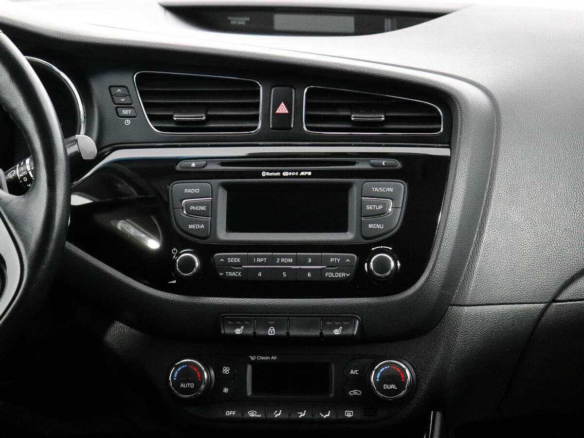 Kia Ceed с пробегом — 2014 год. Фото: #13