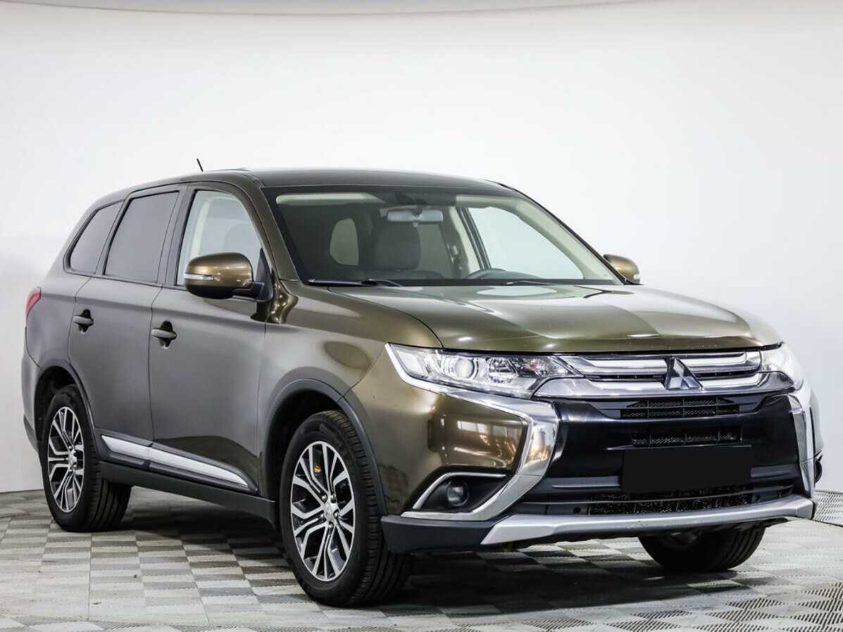 Mitsubishi Outlander с пробегом — 2015 год. Фото: #1